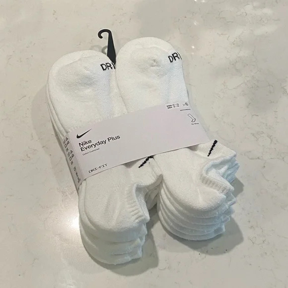 NWT Nike Everyday Plus White Socks - Picture 1 of 2